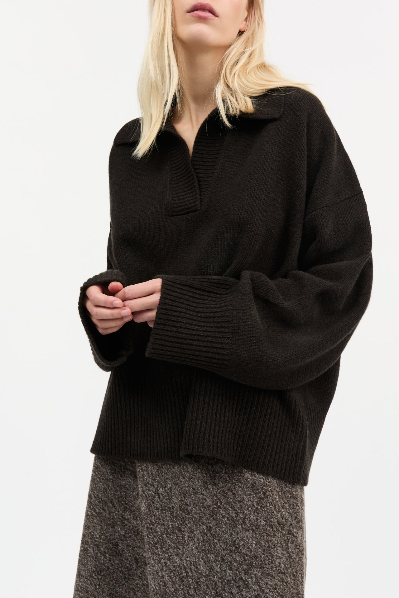 Dean V- Neck Jumper - Deep Brown