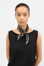 Skall Classic Scarf  55x55 - Black/LightCream