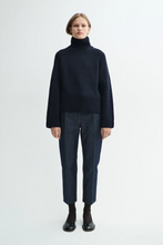 Kornelle Merino - Dark Navy