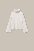 Karlotta Merino - Bone
